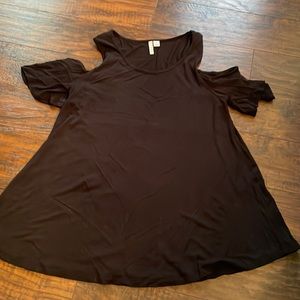 Elle size small black cold shoulder top lightly worn